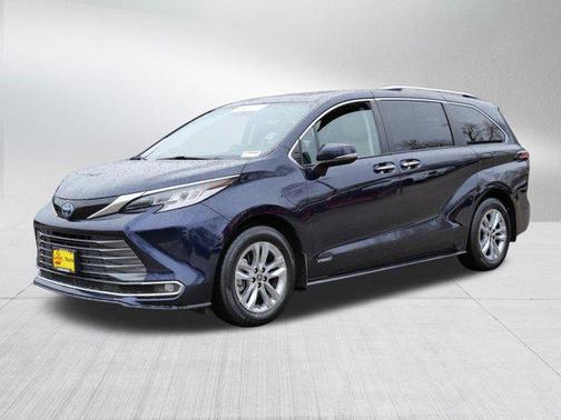 2021 Toyota Sienna Limited 7-Passenger