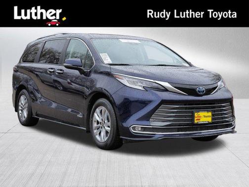 2021 Toyota Sienna Limited 7-Passenger