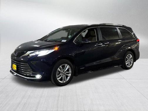 2021 Toyota Sienna Limited 7-Passenger