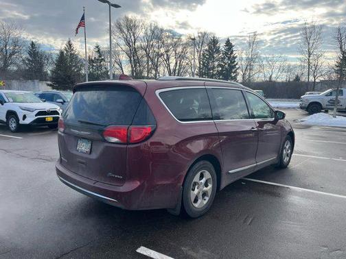 2018 Chrysler Pacifica Hybrid Limited