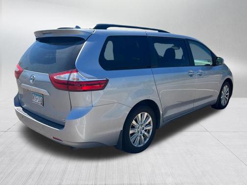 Silver Sky Metallic 2017 Toyota Sienna Limited Premium