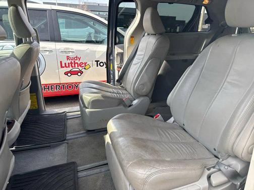 2014 Toyota Sienna XLE