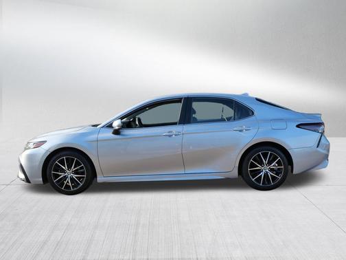 Celestial Silver Metallic 2024 Toyota Camry SE