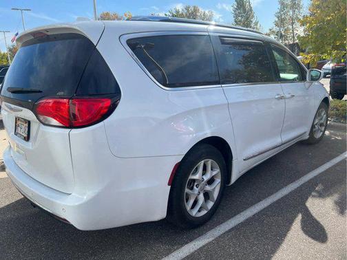 2018 Chrysler Pacifica Touring-L Plus