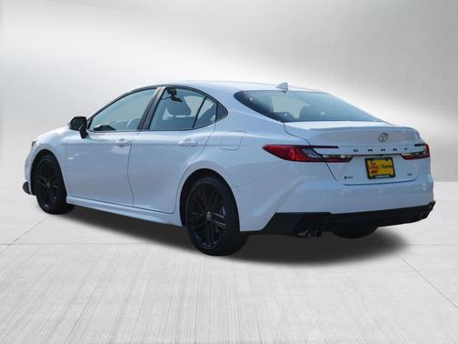 Ice Cap 2025 Toyota Camry SE