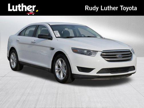 2017 Ford Taurus SE