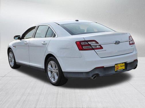 2017 Ford Taurus SE