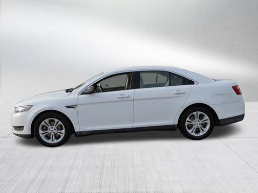 2017 Ford Taurus SE