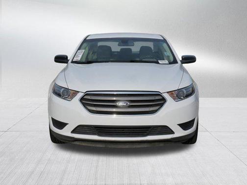 2017 Ford Taurus SE