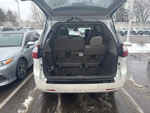 2019 Toyota Sienna XLE