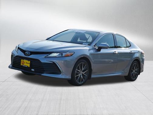 Celestial Silver Metallic 2024 Toyota Camry XLE