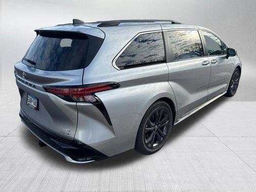 2021 Toyota Sienna XSE 7 Passenger