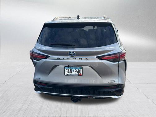 2021 Toyota Sienna XSE 7 Passenger