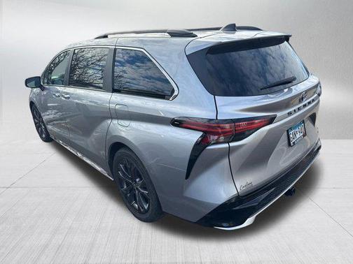 2021 Toyota Sienna XSE 7 Passenger