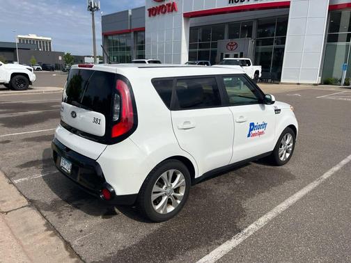 Clear White 2016 Kia Soul +