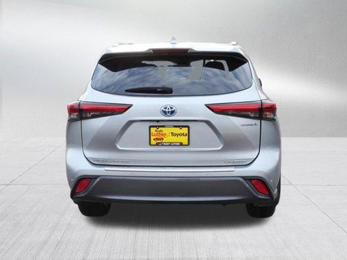2022 Toyota Highlander Hybrid Limited