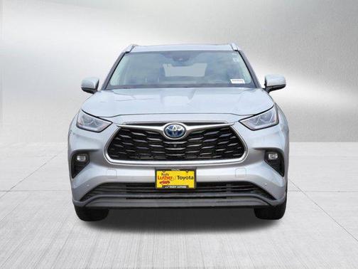 2022 Toyota Highlander Hybrid Limited