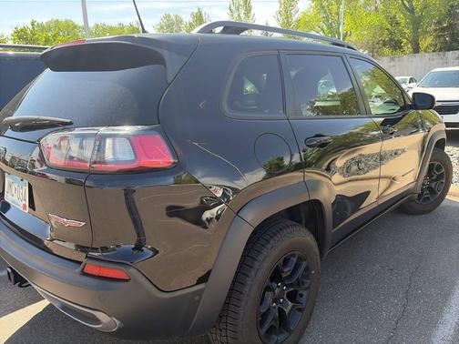 Diamond Black Crystal Pearlcoat 2019 Jeep Cherokee Trailhawk Elite
