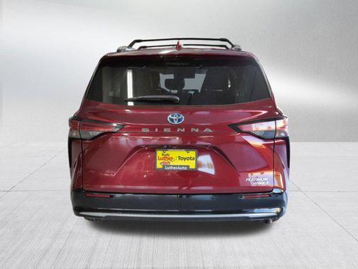 2023 Toyota Sienna Platinum 7 Passenger