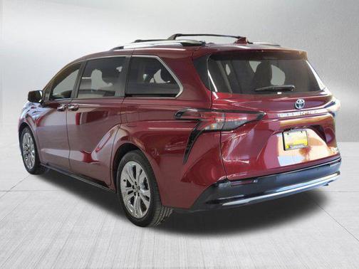 2023 Toyota Sienna Platinum 7 Passenger