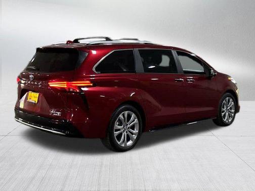 2023 Toyota Sienna Platinum 7 Passenger