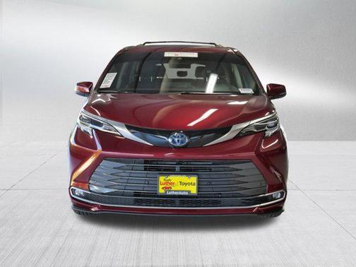 2023 Toyota Sienna Platinum 7 Passenger