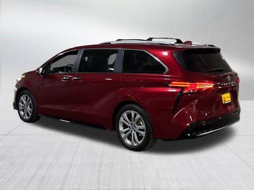 2023 Toyota Sienna Platinum 7 Passenger