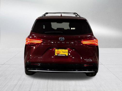 2023 Toyota Sienna Platinum 7 Passenger