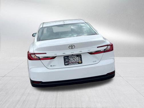 Ice Cap 2025 Toyota Camry LE
