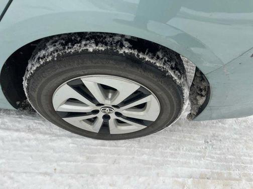 2016 Toyota Prius Three