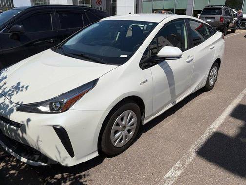 Blizzard Pearl 2020 Toyota Prius LE