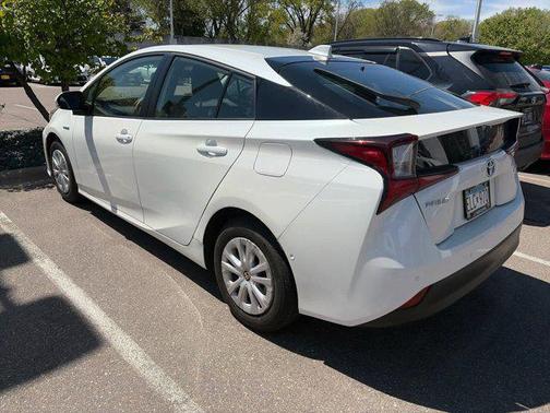 Blizzard Pearl 2020 Toyota Prius LE