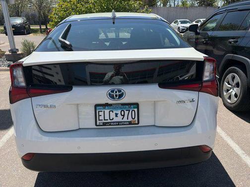 Blizzard Pearl 2020 Toyota Prius LE
