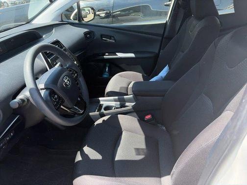 Blizzard Pearl 2020 Toyota Prius LE