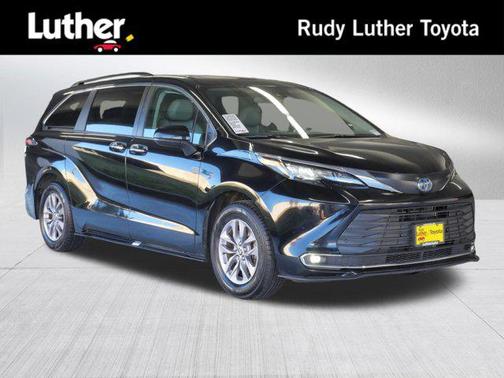 2024 Toyota Sienna XLE