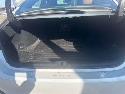 2019 Lexus ES 300h Luxury