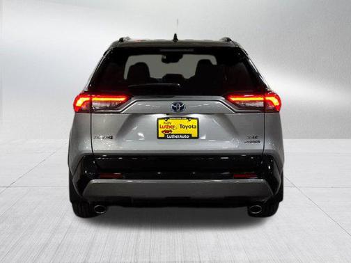 2020 Toyota RAV4 Hybrid SE