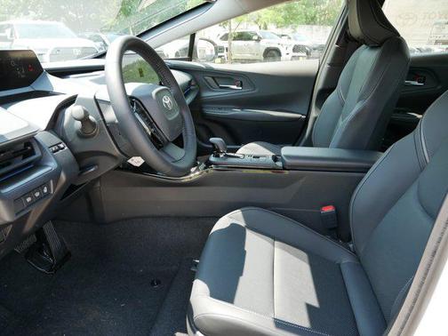 2025 Toyota Prius L