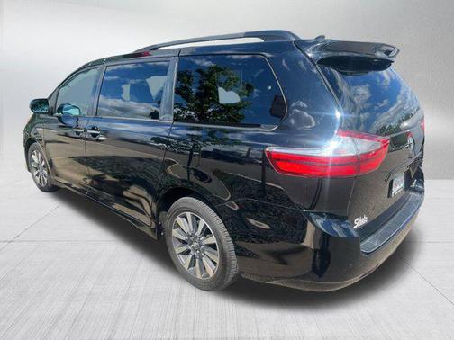 2018 Toyota Sienna XLE