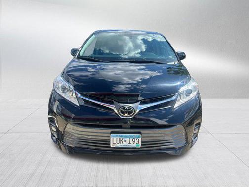 2018 Toyota Sienna XLE