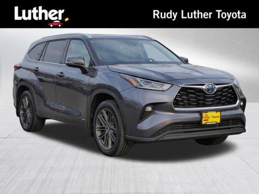 Magnetic Gray Metallic 2023 Toyota Highlander Hybrid Limited
