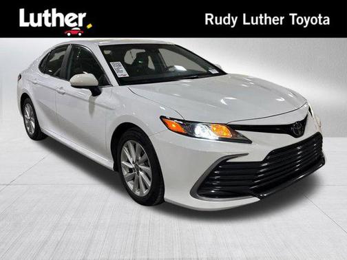 Ice Cap 2024 Toyota Camry LE