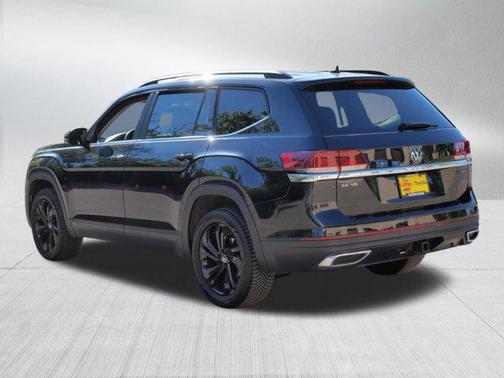 Deep Black Pearl 2023 Volkswagen Atlas 3.6L SE w/Technology
