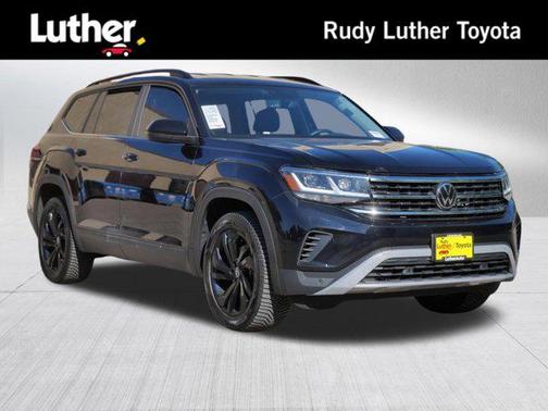 Deep Black Pearl 2023 Volkswagen Atlas 3.6L SE w/Technology