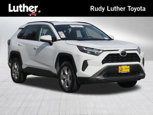 Ice Cap 2024 Toyota RAV4 XLE