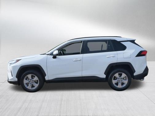 Ice Cap 2024 Toyota RAV4 XLE