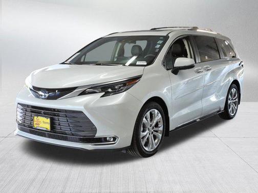 2024 Toyota Sienna Platinum