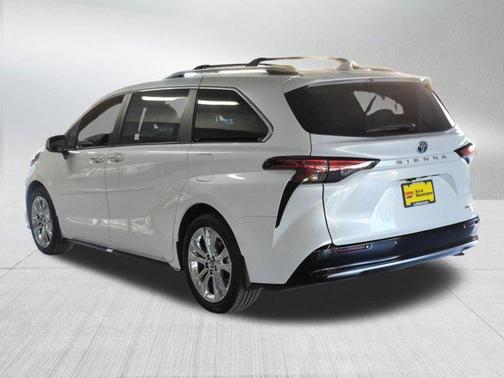 2024 Toyota Sienna Platinum