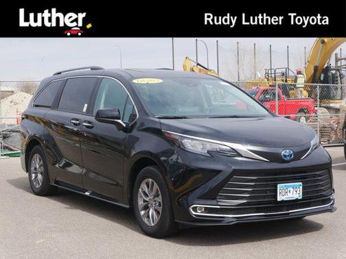 2024 Toyota Sienna XLE 7 Passenger