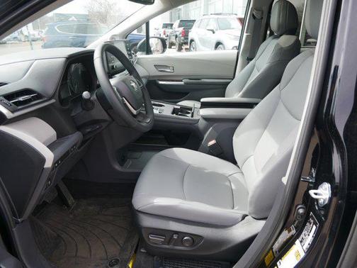 2024 Toyota Sienna XLE 7 Passenger